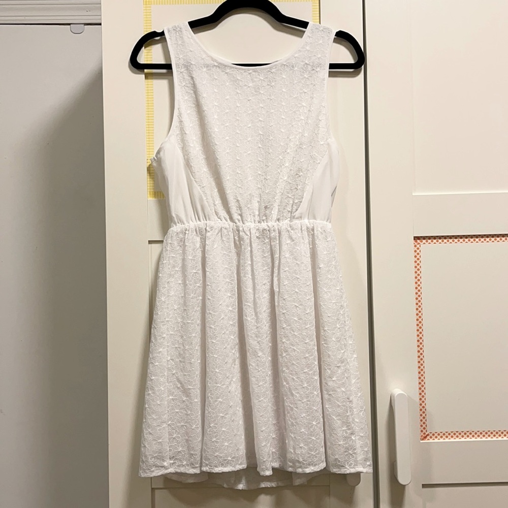H&M Divided white sleeveless dress